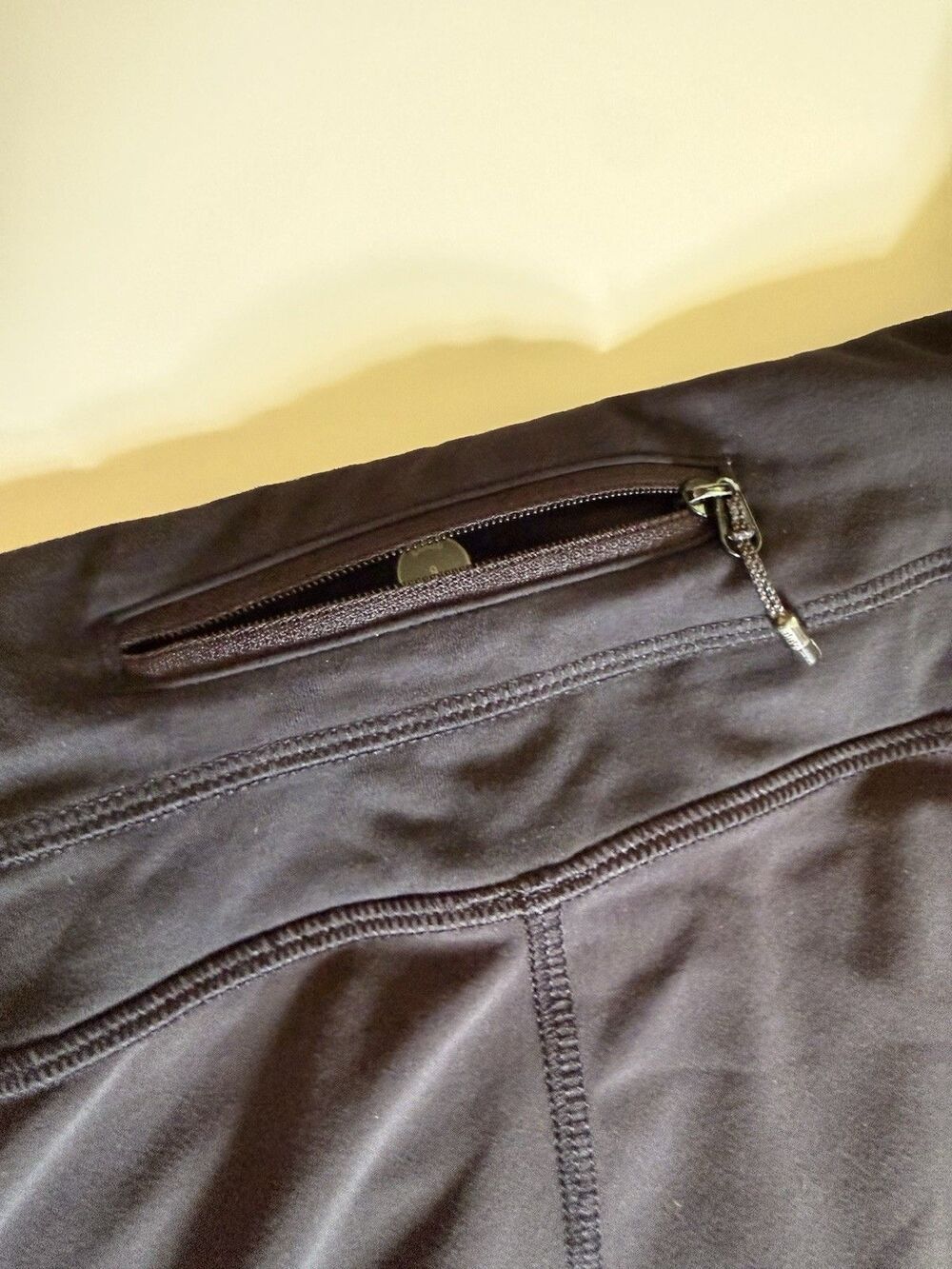 Lululemon Black Groovy Run Shorts 4.5" Lined Mid Rise Athletic Size 8 Great Cond - Picture 3 of 6